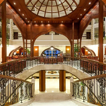 Crowne Plaza By Ihg