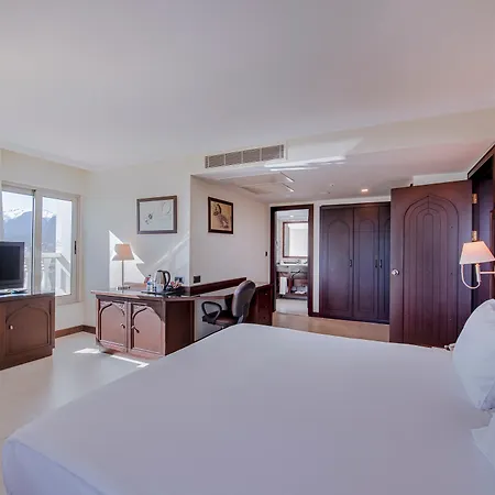 Crowne Plaza By Ihg 5*